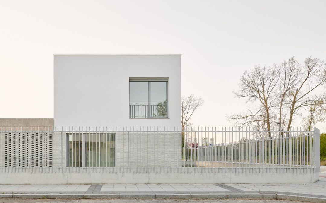 House E1